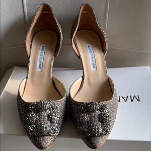 Manolo Hangisi Pointy Toe D'Orsay Pump